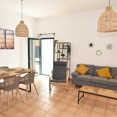 Casa Alleen Holiday home