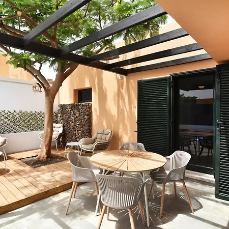 Casa Alleen Holiday home *